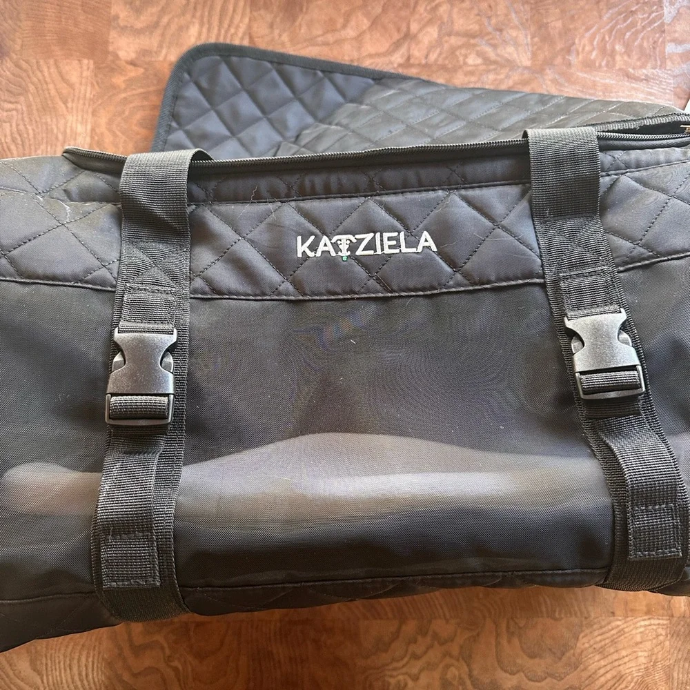 Small Pet Carrier - Excellent Condition